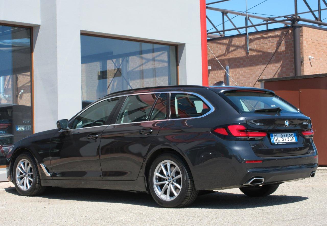 BMW 520 d Touring mhev 48V xdrive Business auto