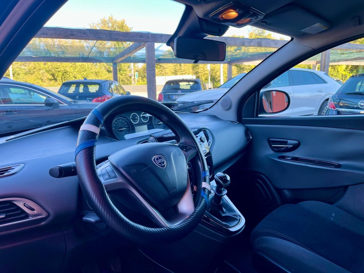 Lancia Ypsilon 0.9 TwinAir 85 CV 5 porte