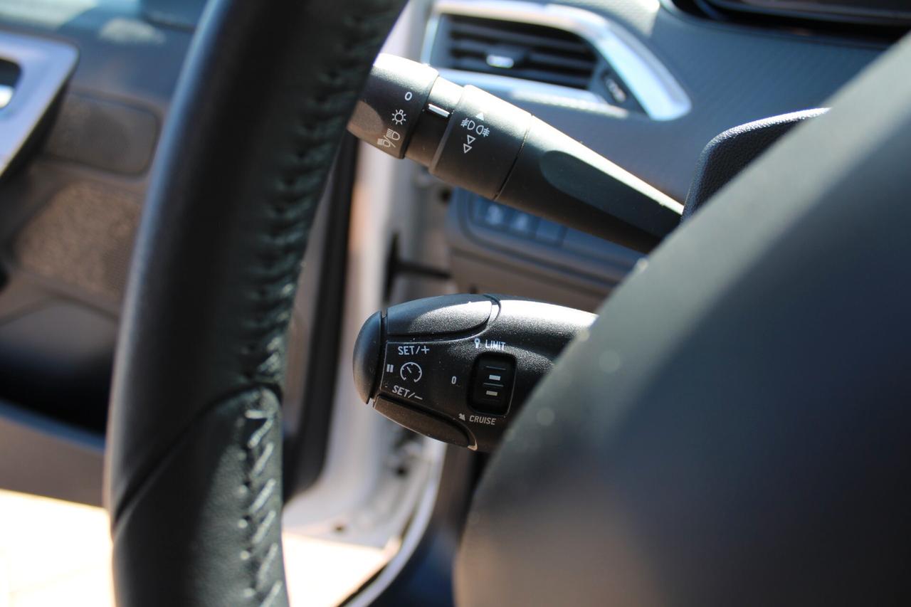 Peugeot 2008 1.2 PureTech 82 Allure