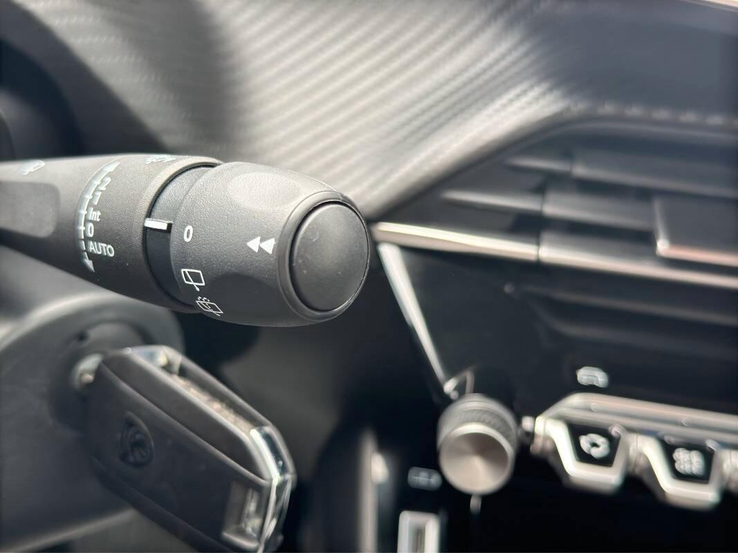 Peugeot 2008 1.2 puretech Allure s&s 130cv AUTOMA E CARPLAY