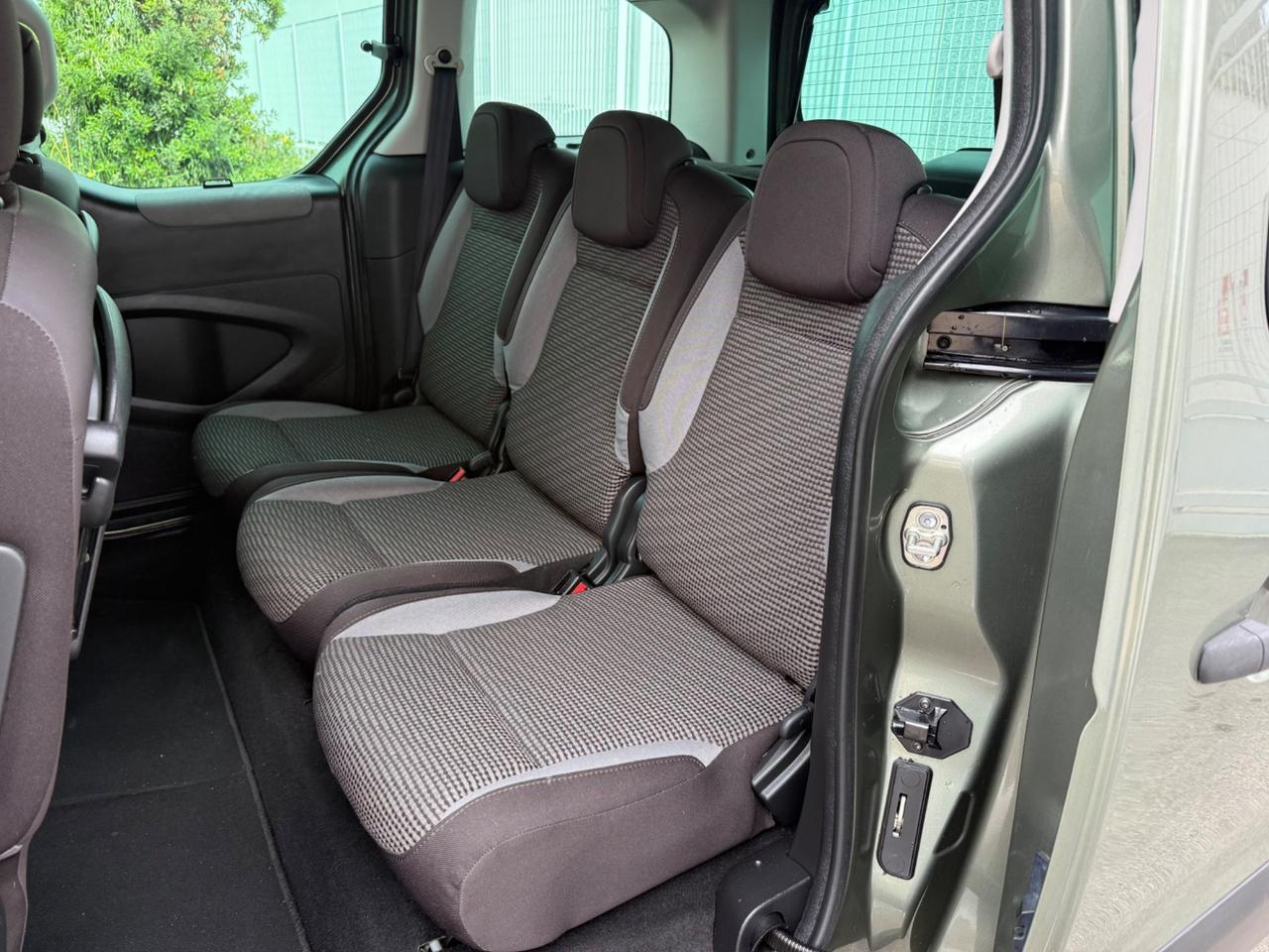 Peugeot Partner Tepee 1.6 Benzina 120CV Outdoor
