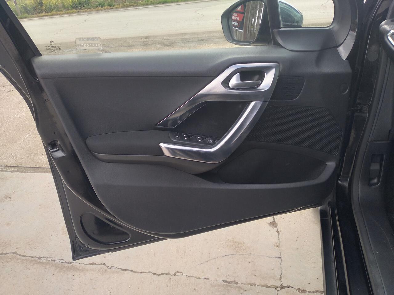 Peugeot 2008 BlueHDi S&S Black Matt