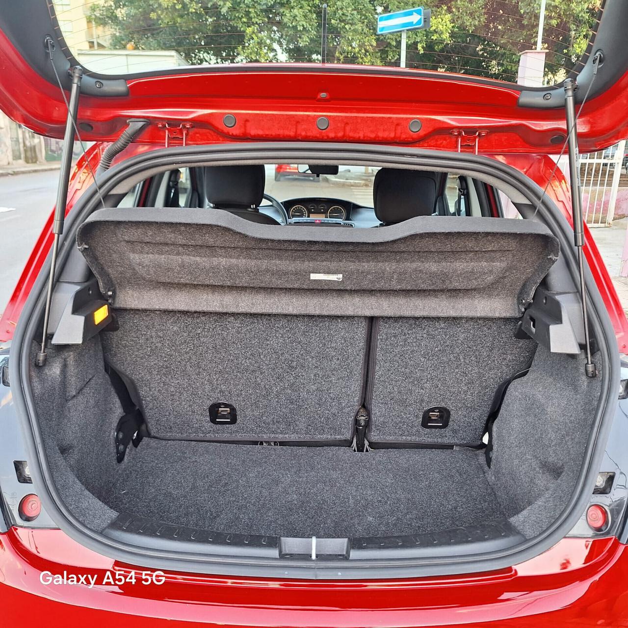 Lancia Ypsilon 1.0 FireFly 5 porte S&S Hybrid Silver