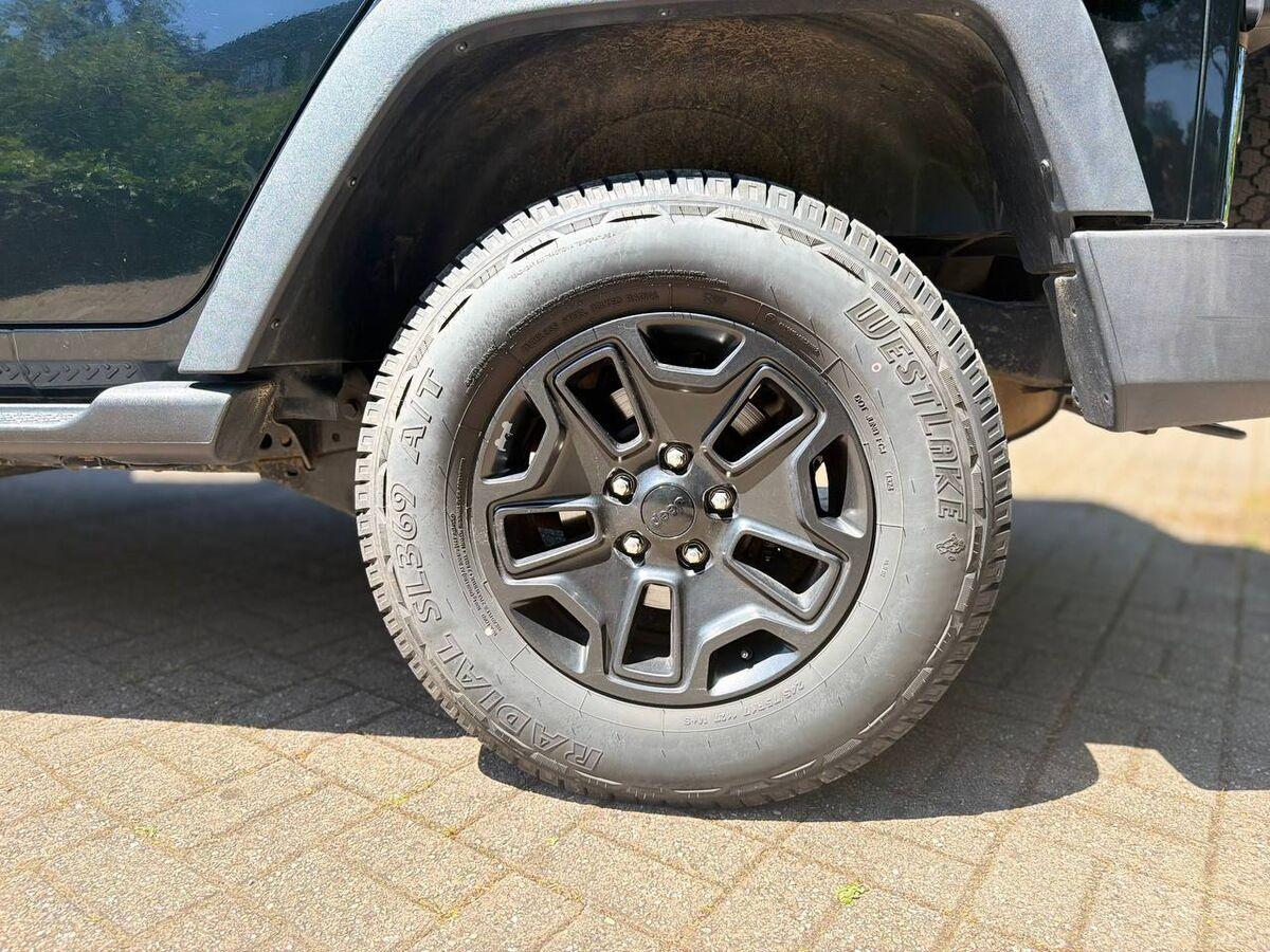Jeep Wrangler Unlimited 2.8 crd Sahara auto