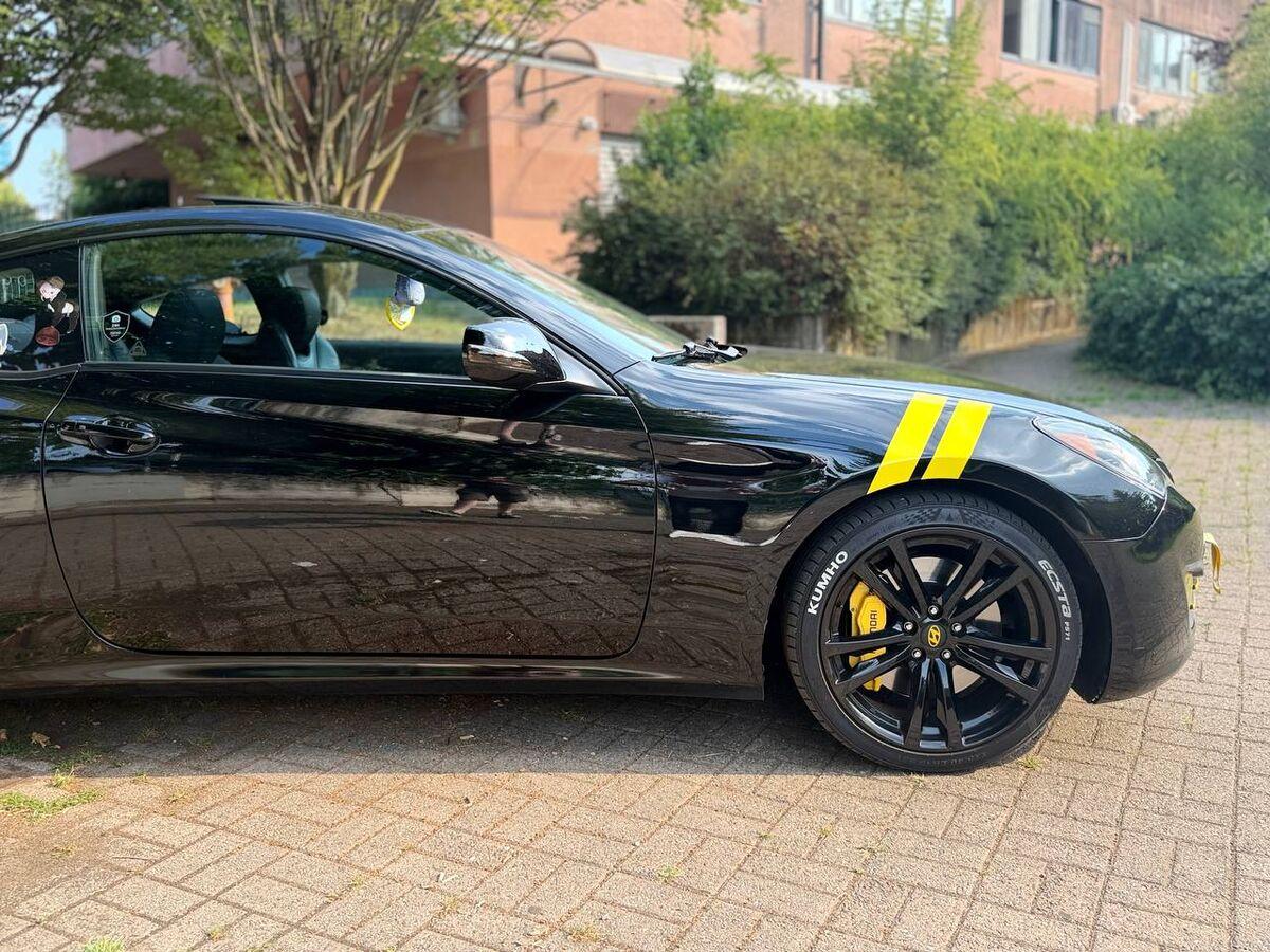 Hyundai Genesis 2.0 turbo Sport