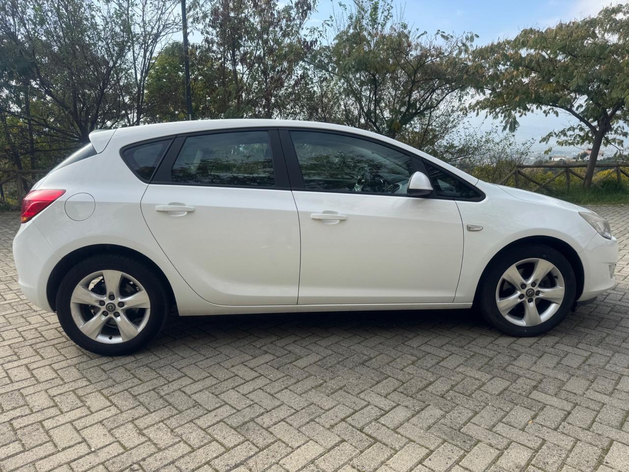 Opel Astra 1.7 CDTI 110CV *COSMO* 2011