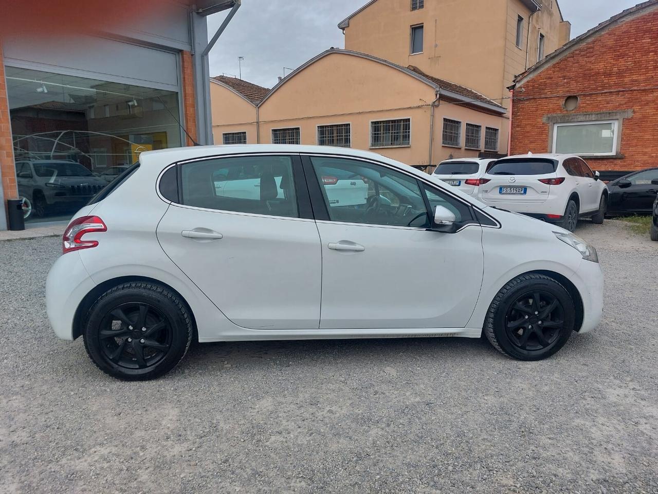 Peugeot 208 1.2 VTi 82 CV 5 porte Active OK NEOPATENTATI