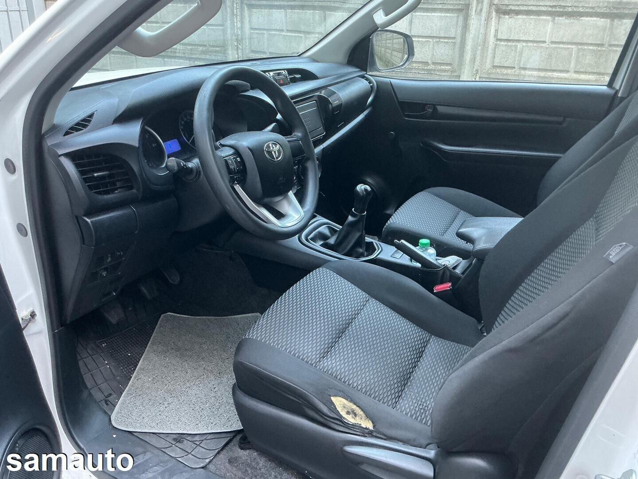 Toyota Hilux 2.4 D-4D 4WD 2porte Chissas & Cab Com