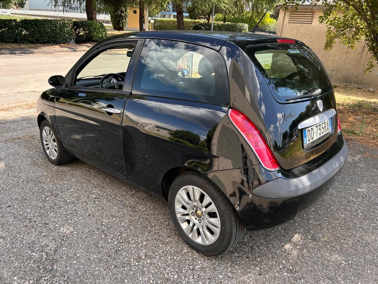 Lancia Ypsilon Momo 1200 neopatentati