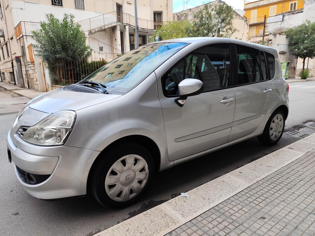 Renault Modus Grand Modus 1.2 BENZINA 75CV NEOPATENTATI