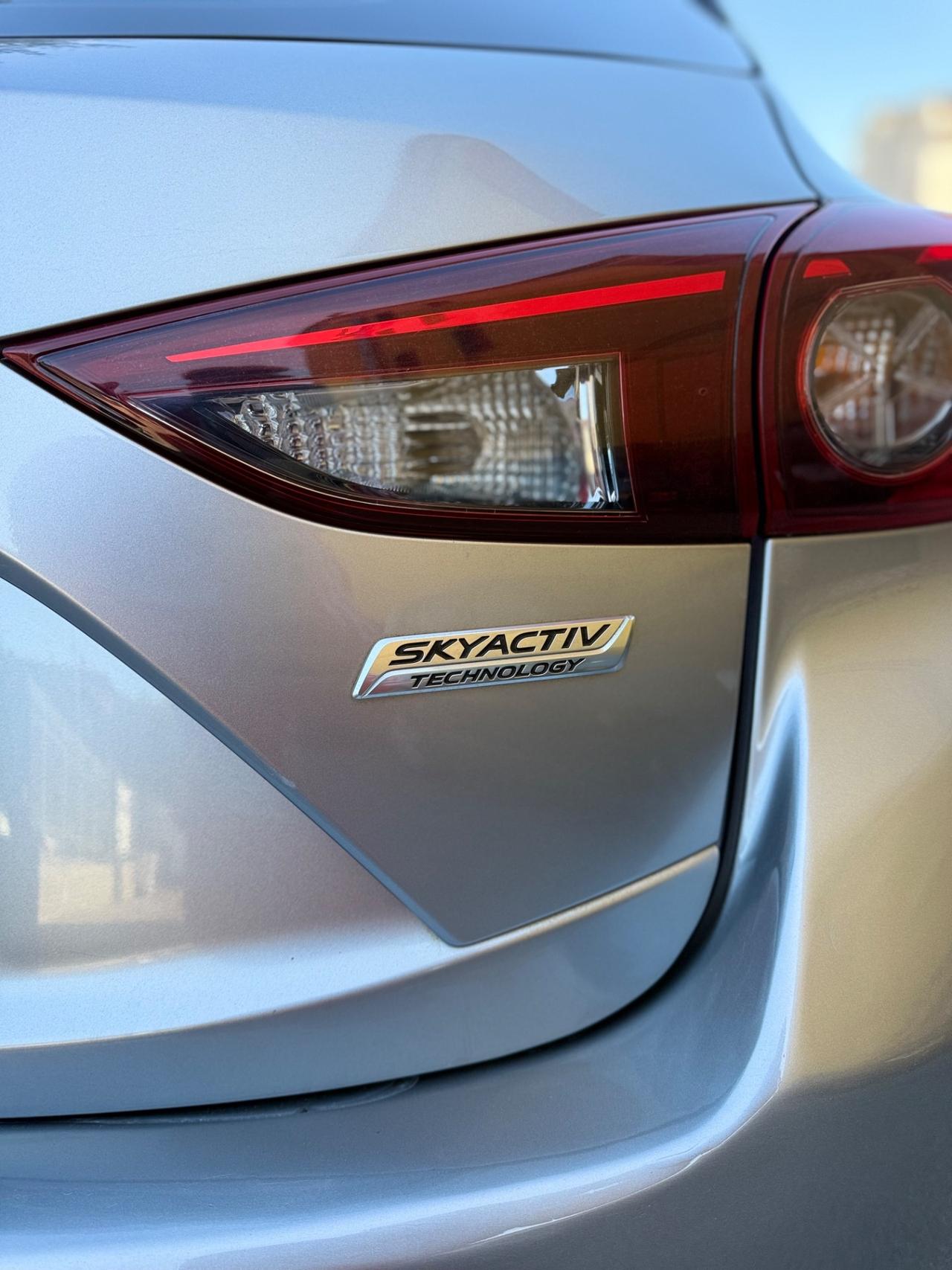 Mazda 3 Mazda3 1.5 Skyactiv-G Evolve