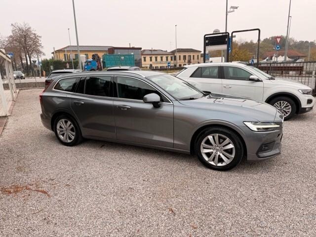 Volvo V60 2.0 d3 150 cv Momentum Geartronic