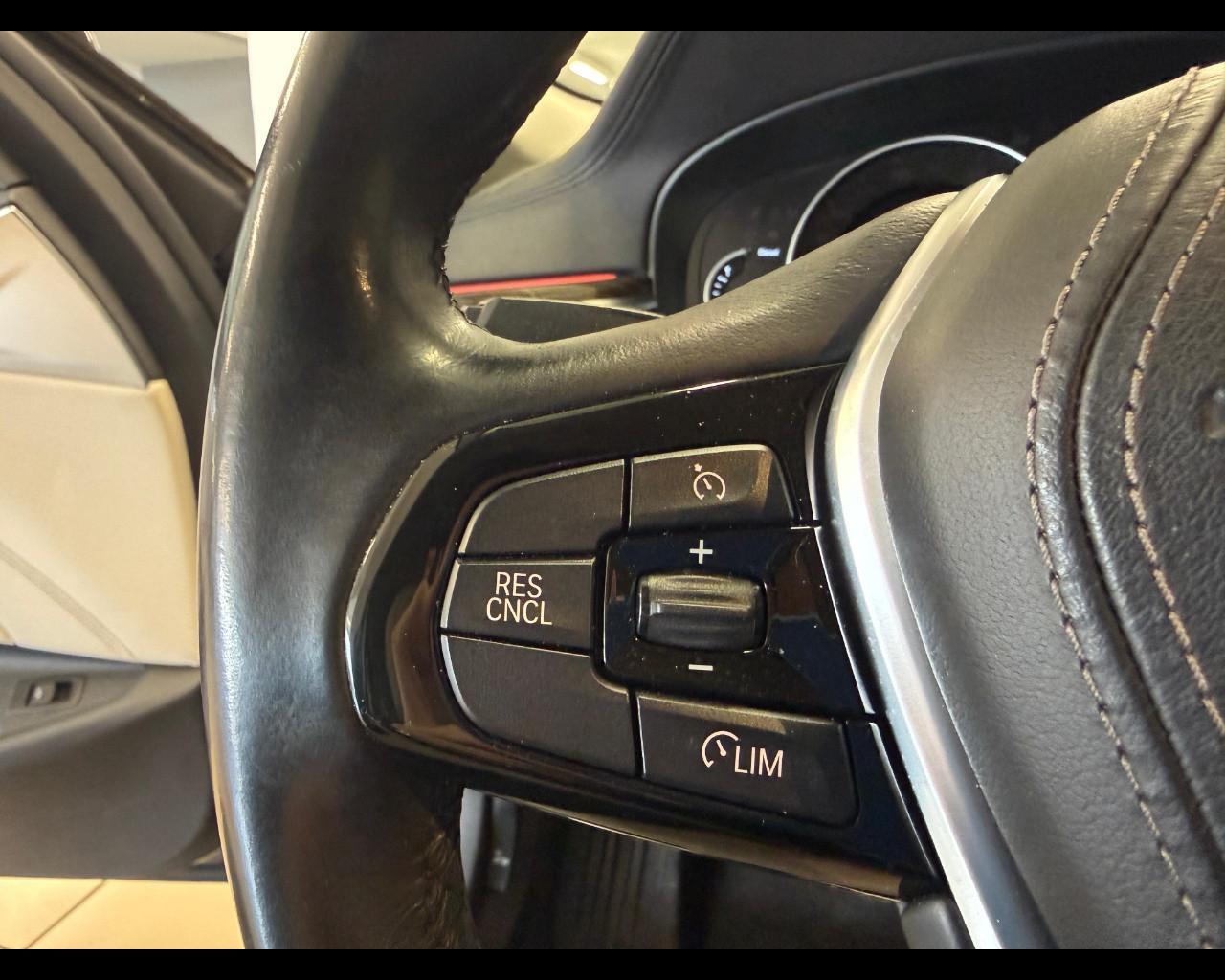 BMW Serie 5(G30/31/F90) - 518d Touring Luxury