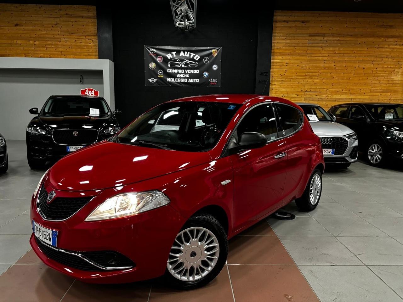 Lancia Ypsilon 1.2 69 CV 5 porte GPL Ecochic Silver