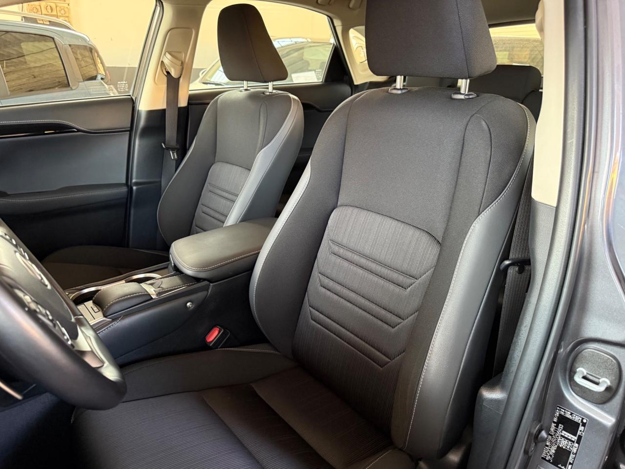 Lexus NX 300h Hybrid Business