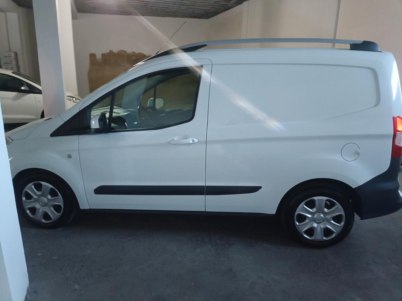 Ford Transit Courier Transit Courier 1.5 TDCi 75CV Van Trend