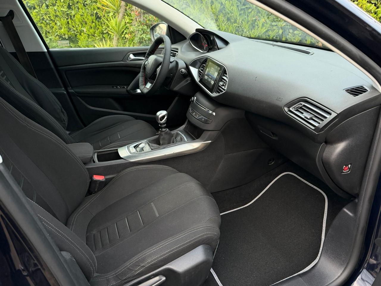 Peugeot 308 1.6 8V e-HDi 112CV Stop&Start robotiz. 5p. Business