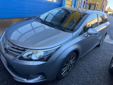 Toyota Avensis 2.2 D-Cat aut. Wagon Style Safety