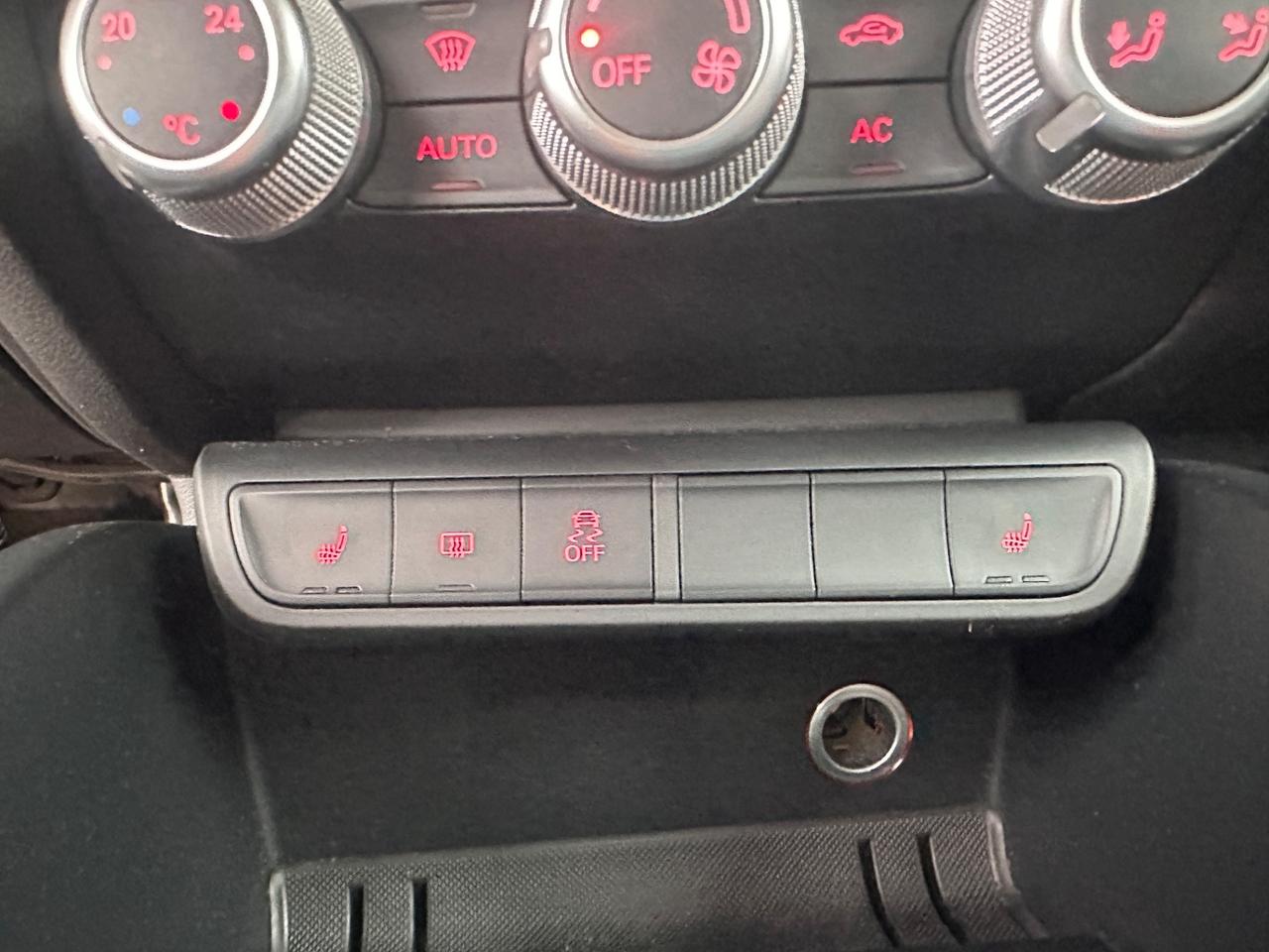 Audi A1 1.2 TFSI Attraction-2012