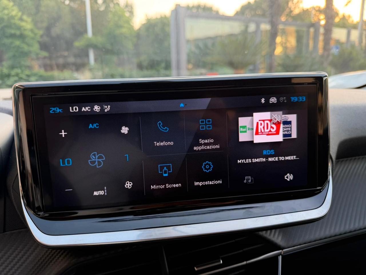 Peugeot 208 ALLURE Hybrid 100 E - DCS6