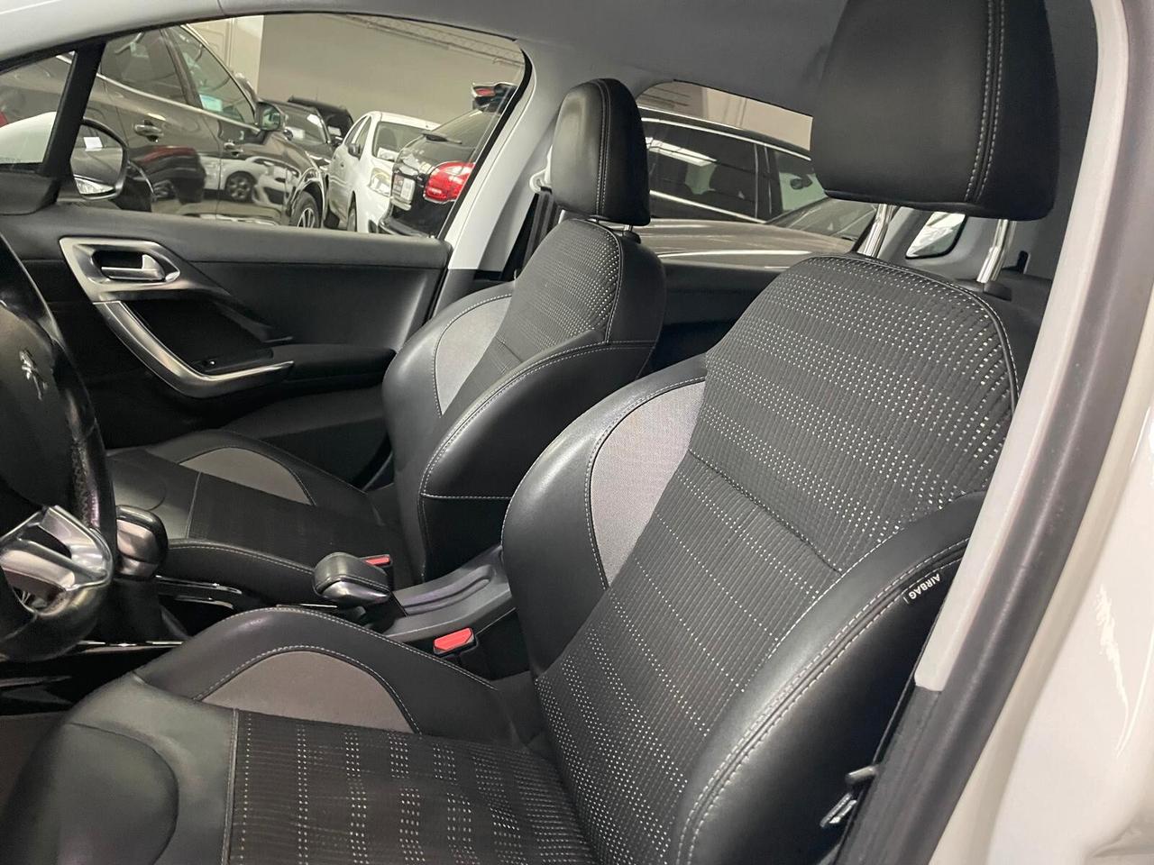 Peugeot 2008 BlueHDi 100 Allure