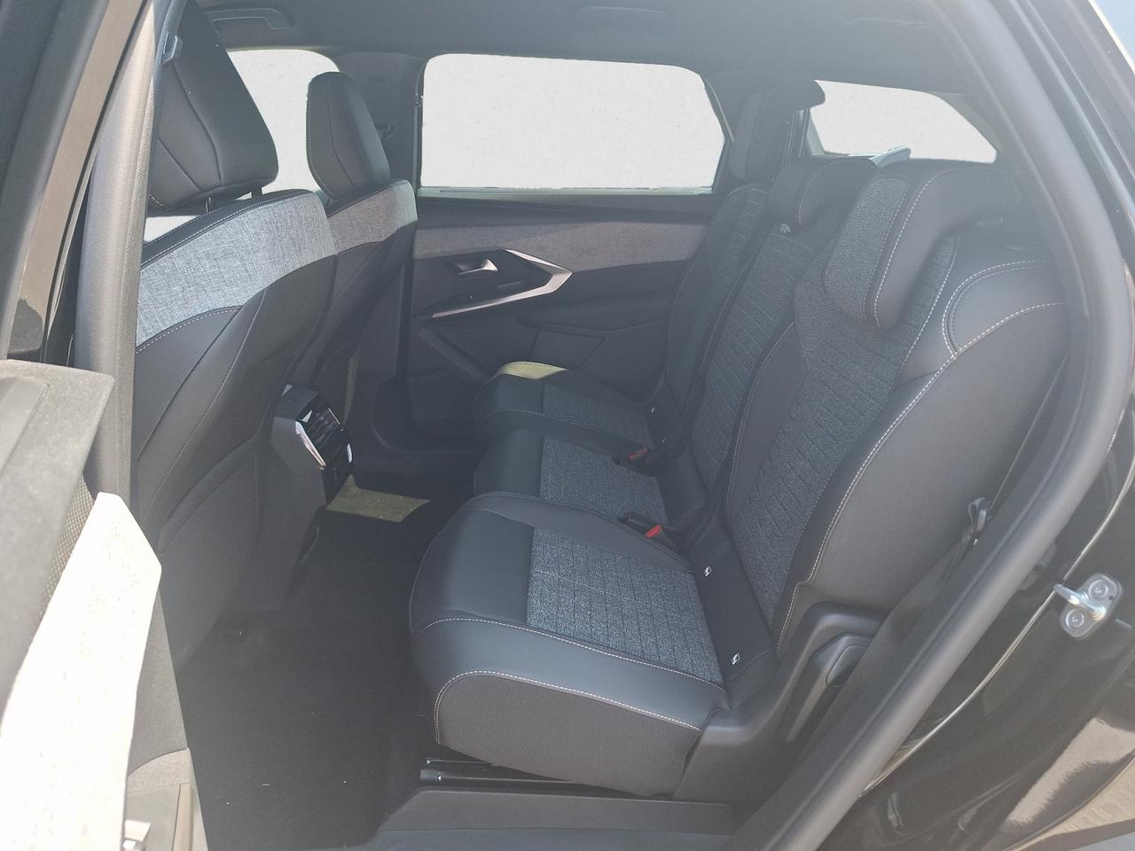 PEUGEOT Nuovo 5008 Hybrid 145 e-DCS6 ALLURE