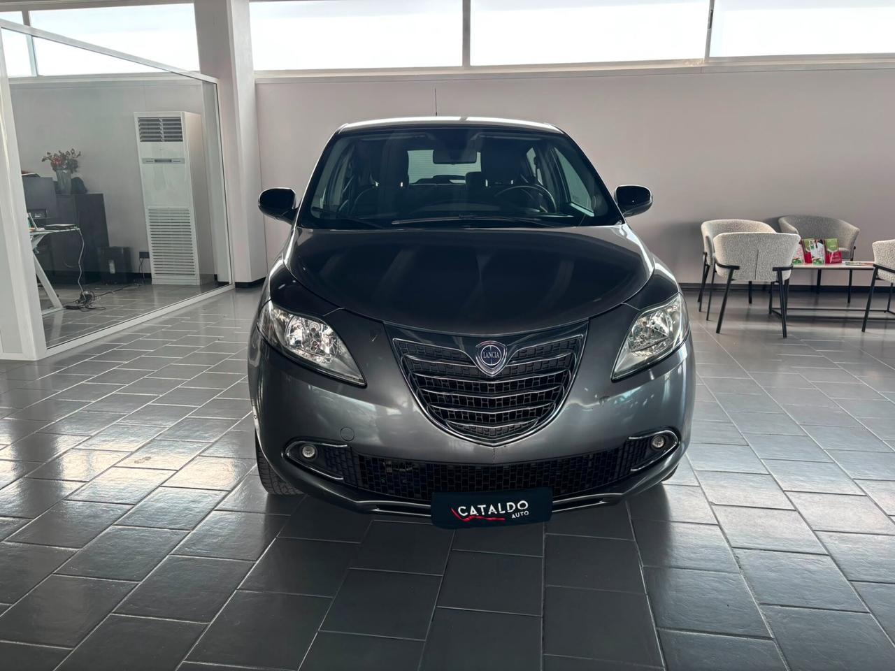 Lancia Ypsilon 0.9 TwinAir 85 CV 5 porte Metano Ecochic Gold