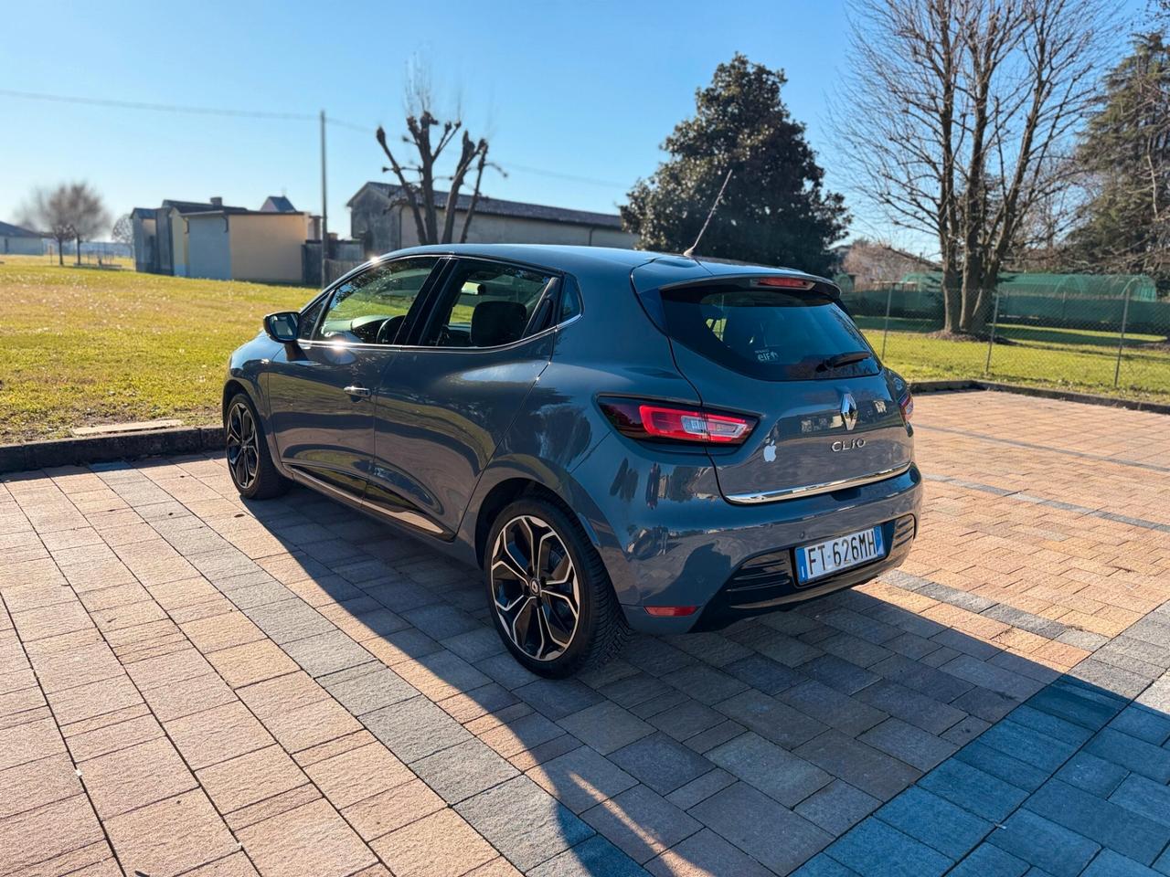 Renault Clio 1.5 dCi 5 porte Moschino Intens neopatentati