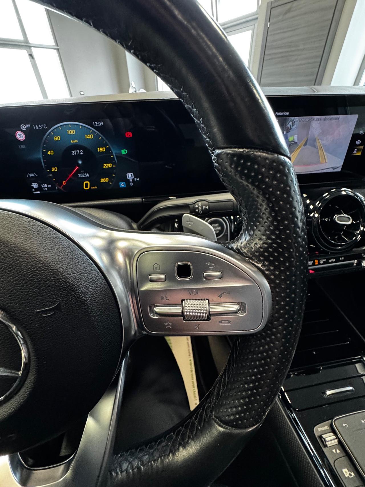 MERCEDES GLA 200CDI AT8 TETTO APRIBILE + PACK PREMIUM