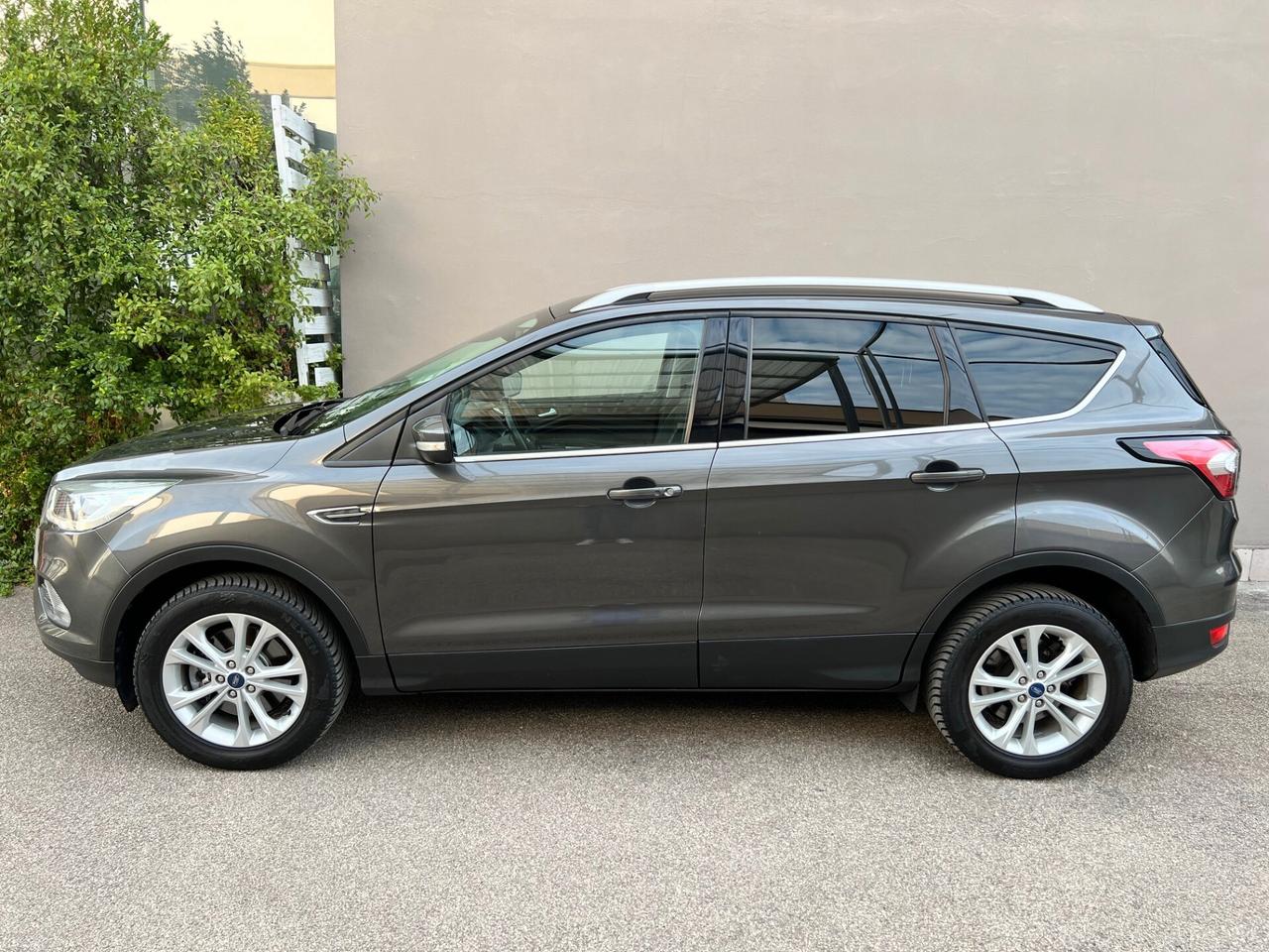 Ford Kuga 1.5 tdci 120cv TITANIUM NAVI/CAMERA/PDC/17; PERF.