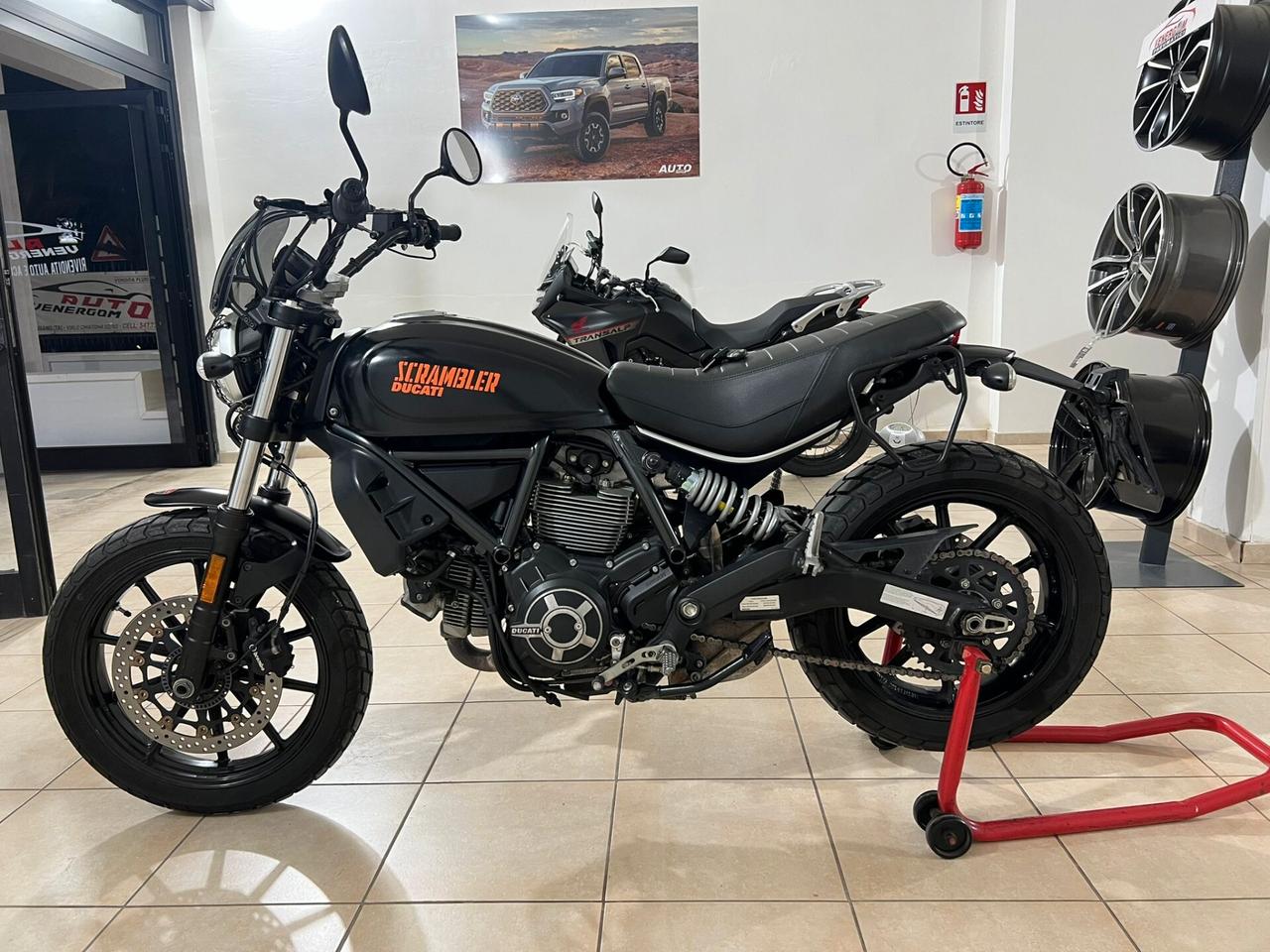 DUCATI SCRAMBLER 400