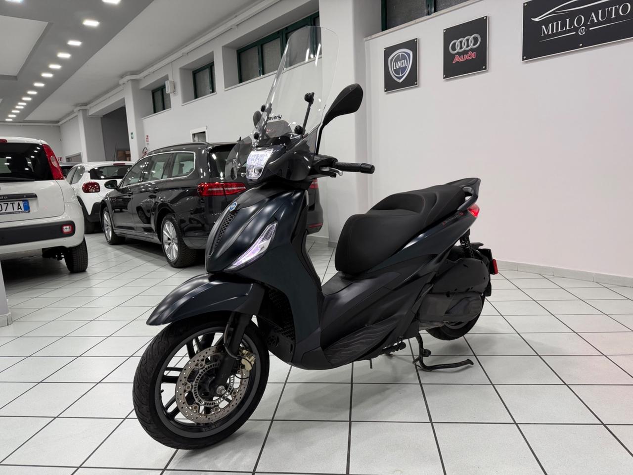 Piaggio Beverly 300 Sport