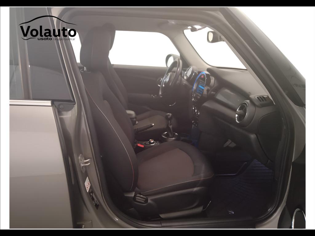 MINI Mini IV F55 2018 5p - Mini 5p 1.5 Cooper D Business XL