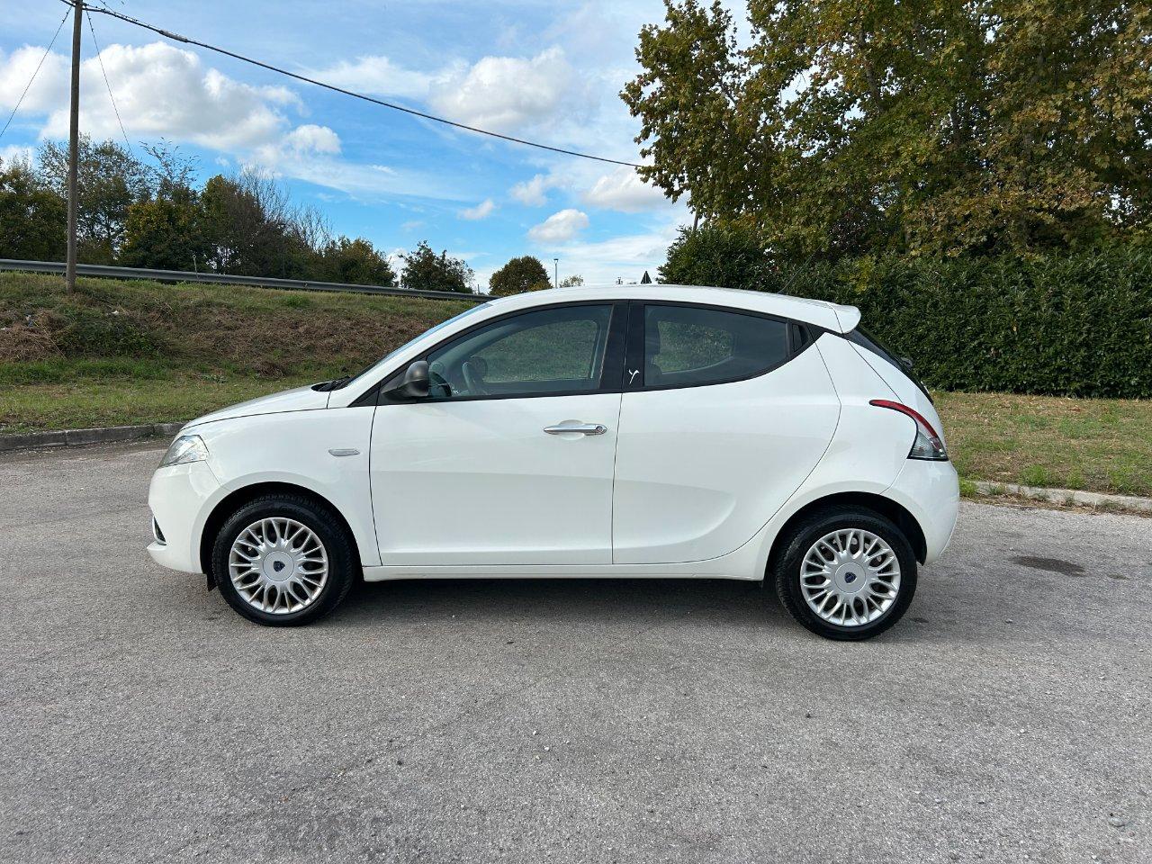 Lancia Ypsilon 5 Porte Ypsilon 1.2 GPL Silver 69cv