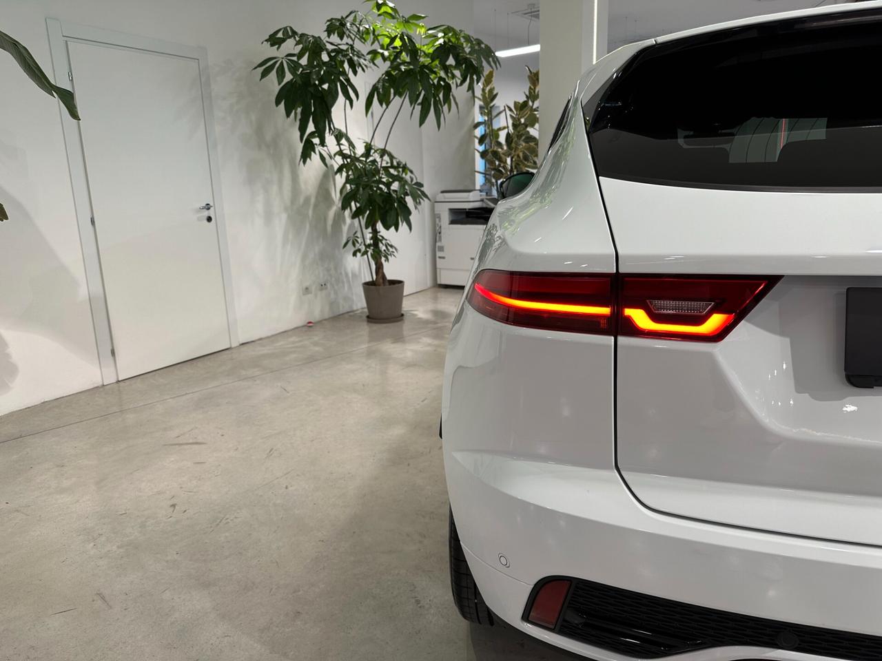 Jaguar E-Pace 2.0D 163cv AWD Auto R-Dynamic HSE IVA ESPOSTA