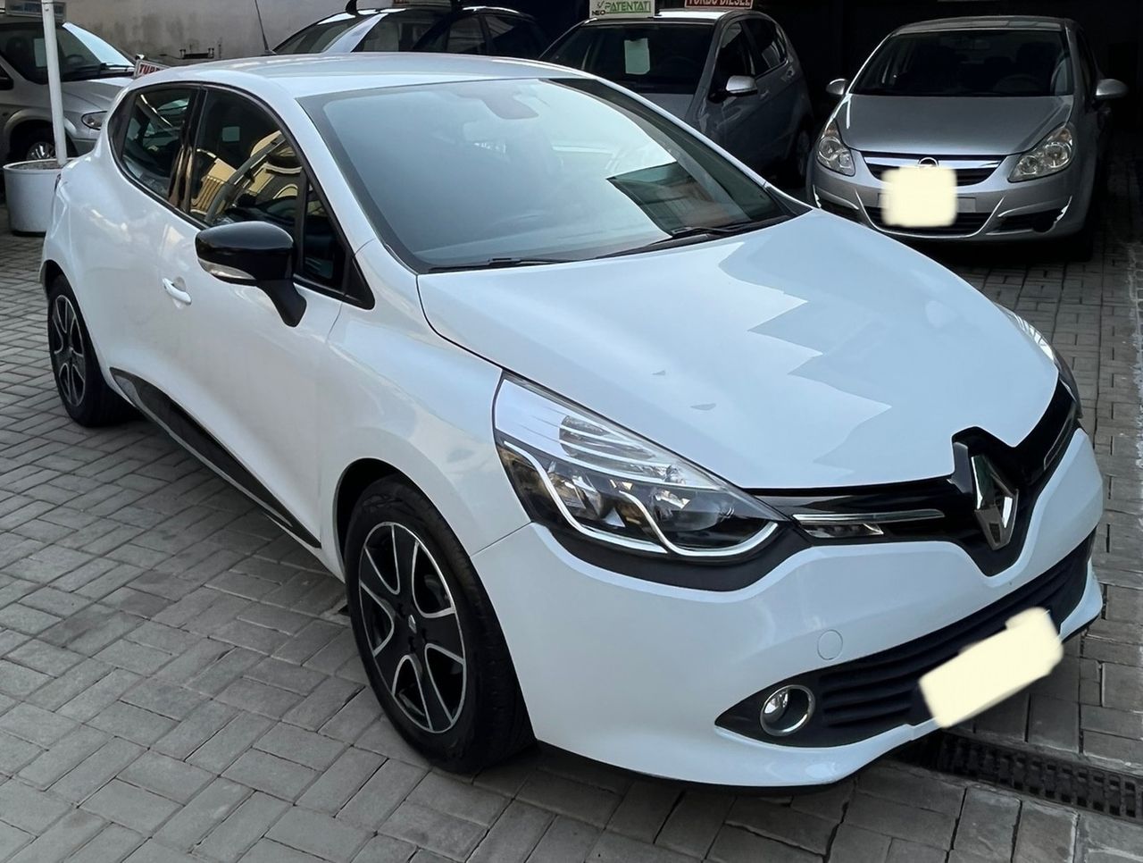 RENAULT CLIO 1.1 BENZINA 5 PORTE ANCHE PER NEOPATENTATI