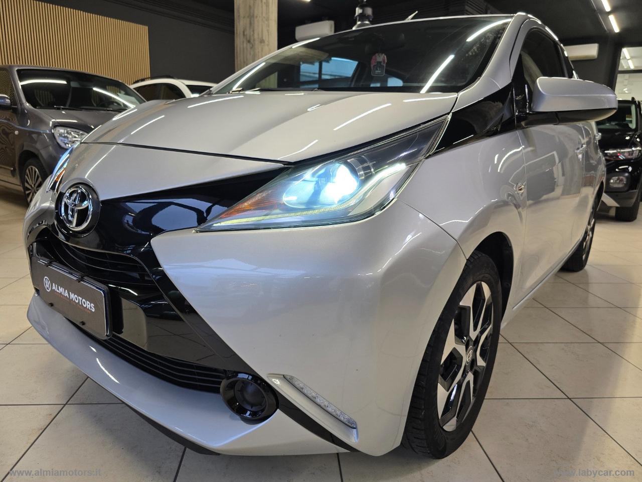 TOYOTA Aygo 1.0 VVT-i 69 CV 5p. x-play TSS