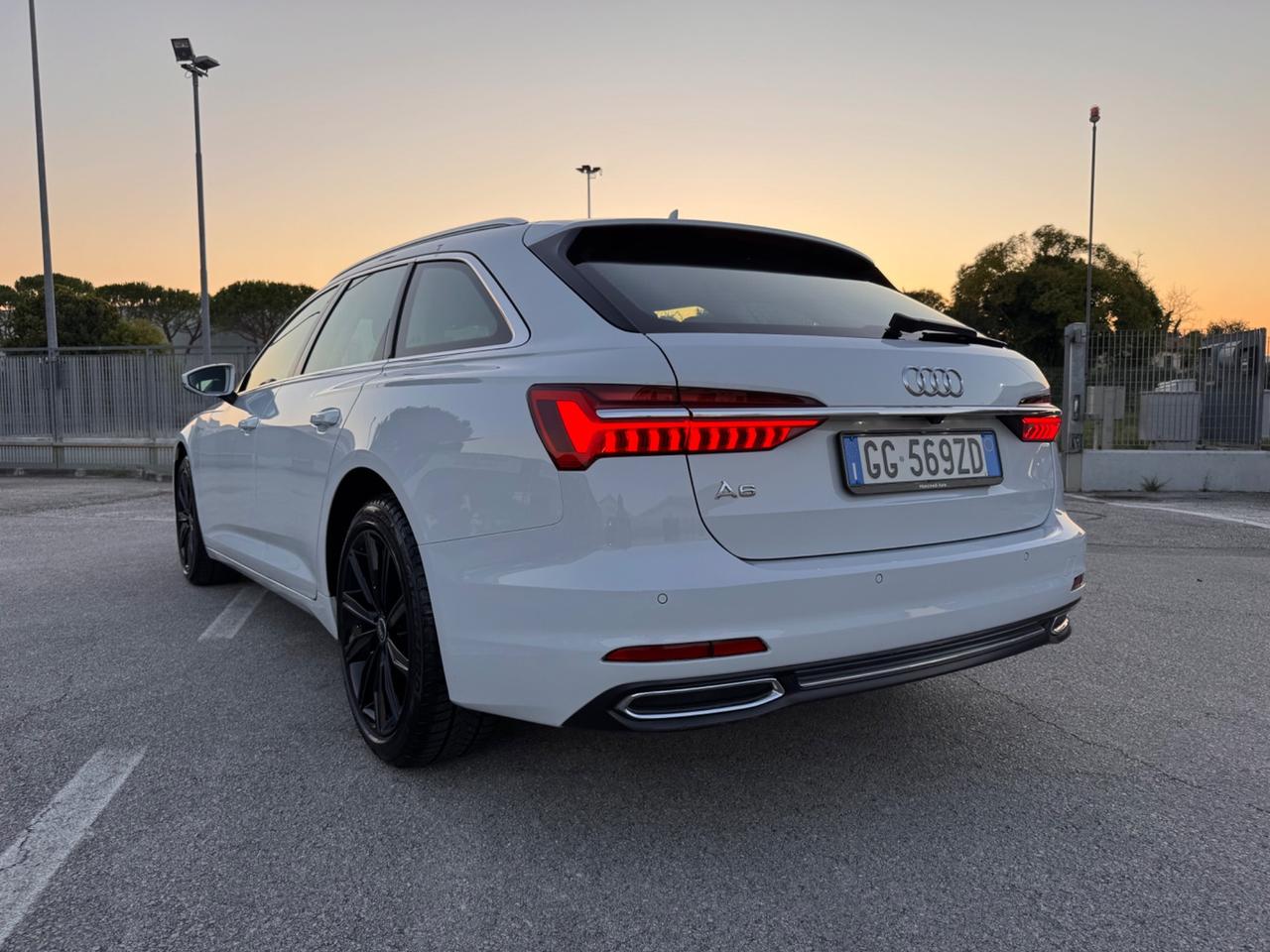 Audi A6 Avant 40 2.0 TDI S tronic Sport Matrix
