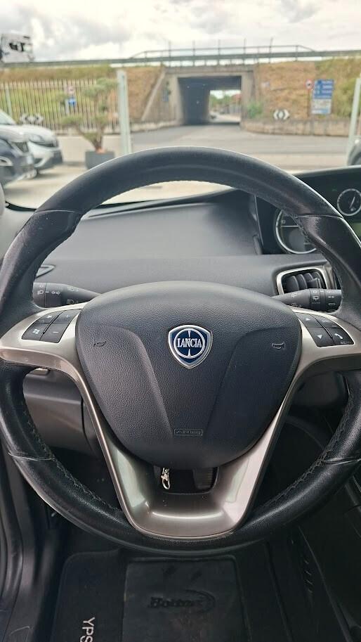Lancia Ypsilon 1.2 69 CV GPL di serie Ecochic Gold