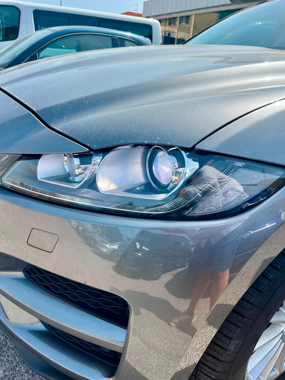 Jaguar F-Pace 2.0 D 180 CV AWD Portfolio