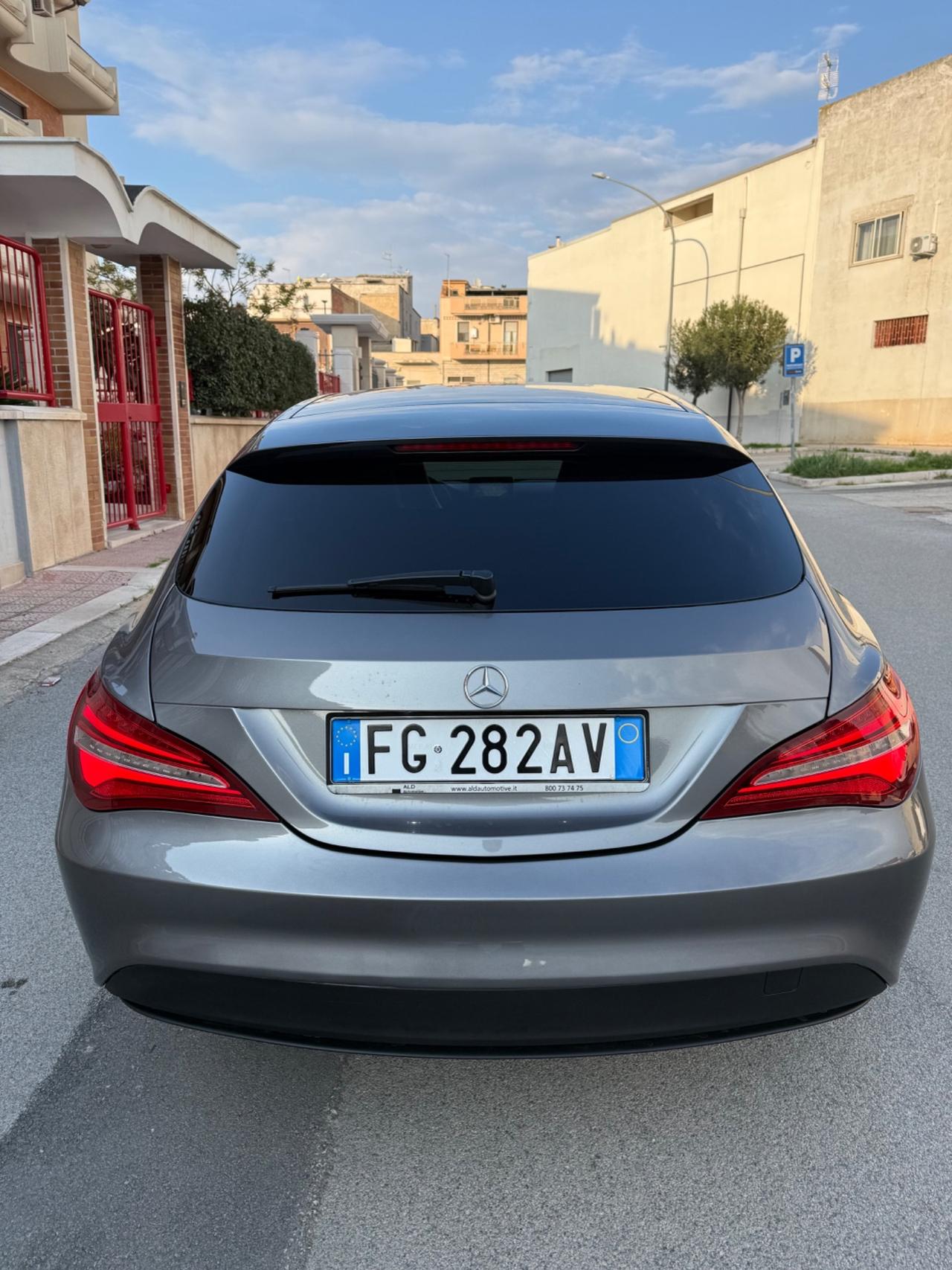 Mercedes-benz CLA 180 d Premium