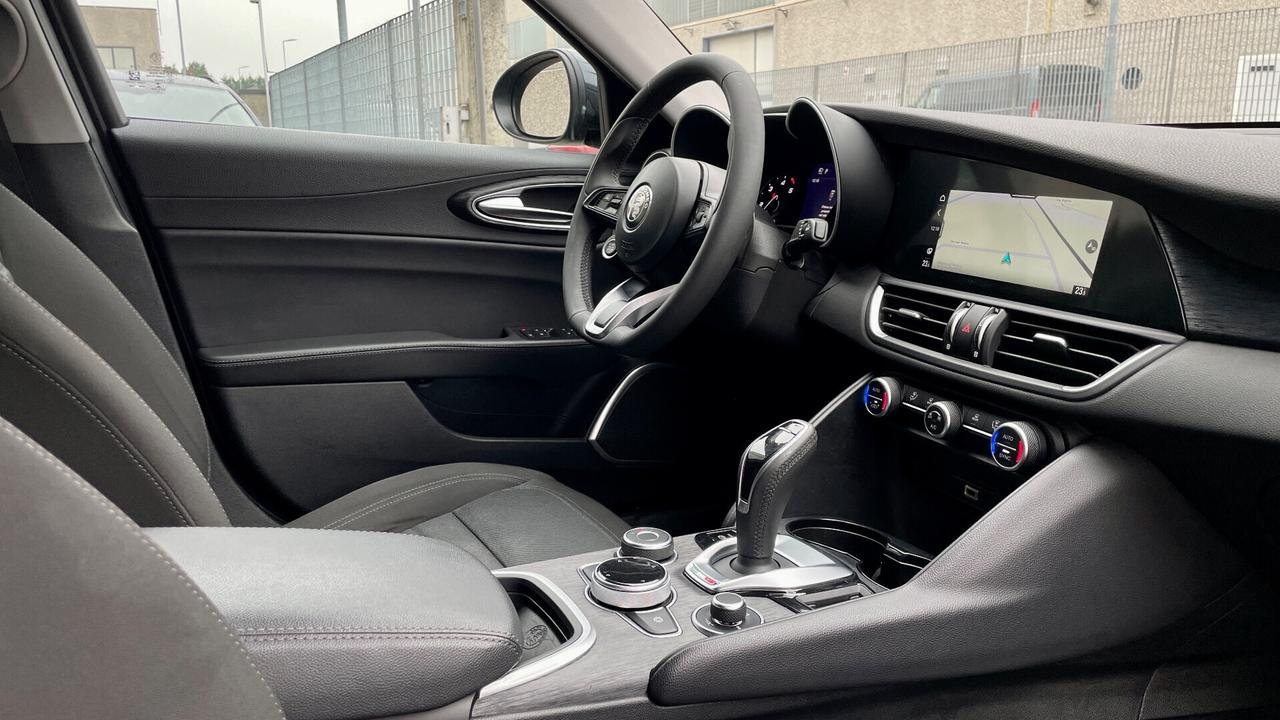 ALFA ROMEO GIULIA 2.2 TURBODIESEL EXECUTIVE 160CV - FULL LED, VETRI PRIVACY, CRUISE CONTROL
