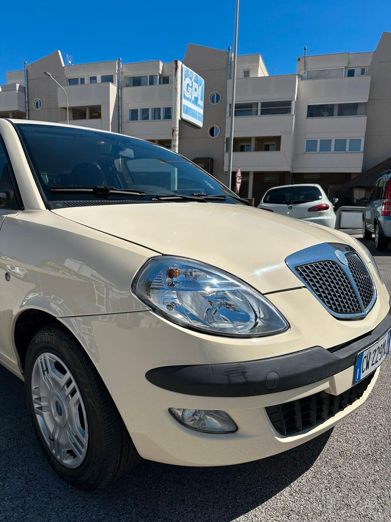 Lancia Ypsilon 1.2 Argento