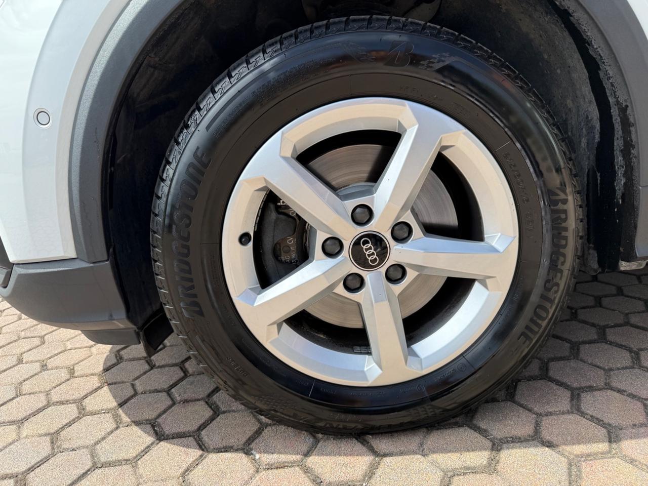 Audi Q2 35 TDI quattro S tronic Business