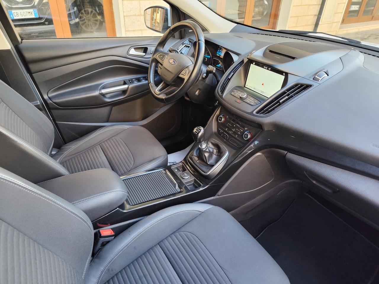 Ford Kuga 1.5 TDCI 120CV 2WD Titanium