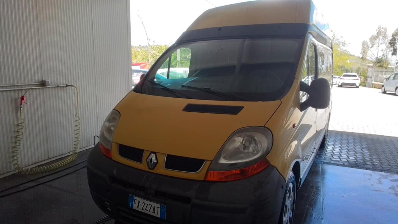 Renault Trafic T27 2.0 dCi 135 cv