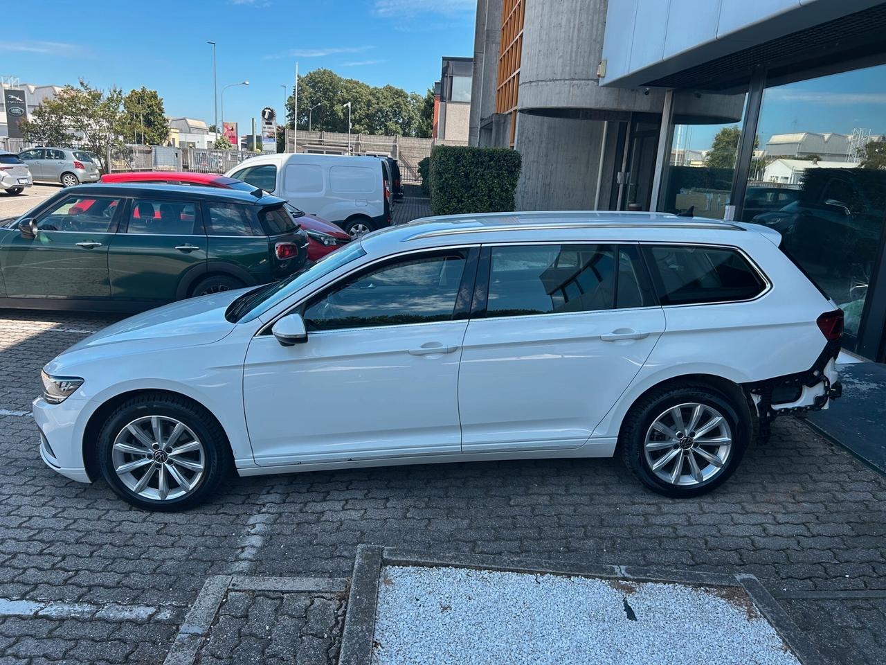 Volkswagen Passat Variant 2.0 tdi 122cv dsg DANNEGGIATA