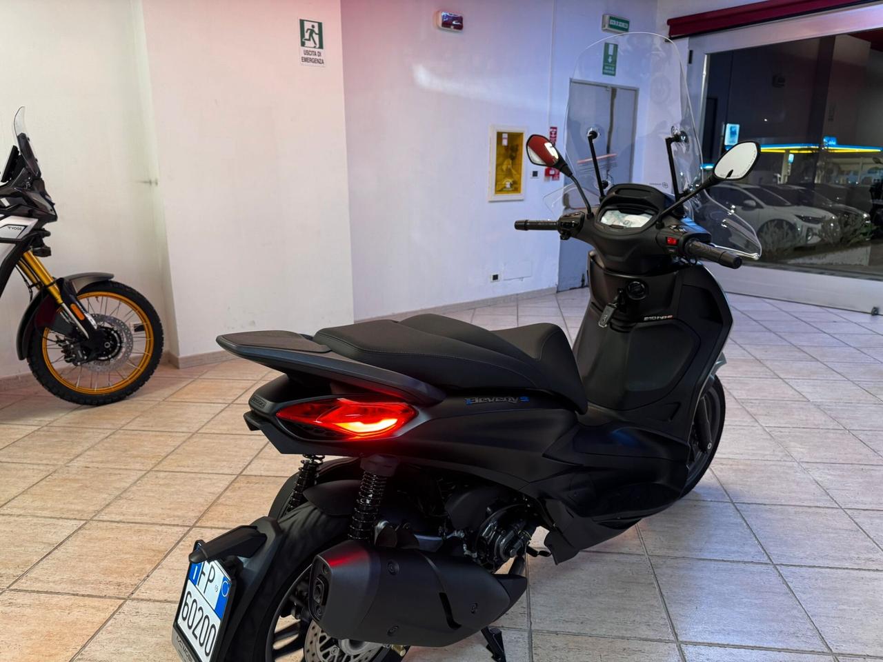 PIAGGIO BEVERLY 300S AZIENDALE 600 KM
