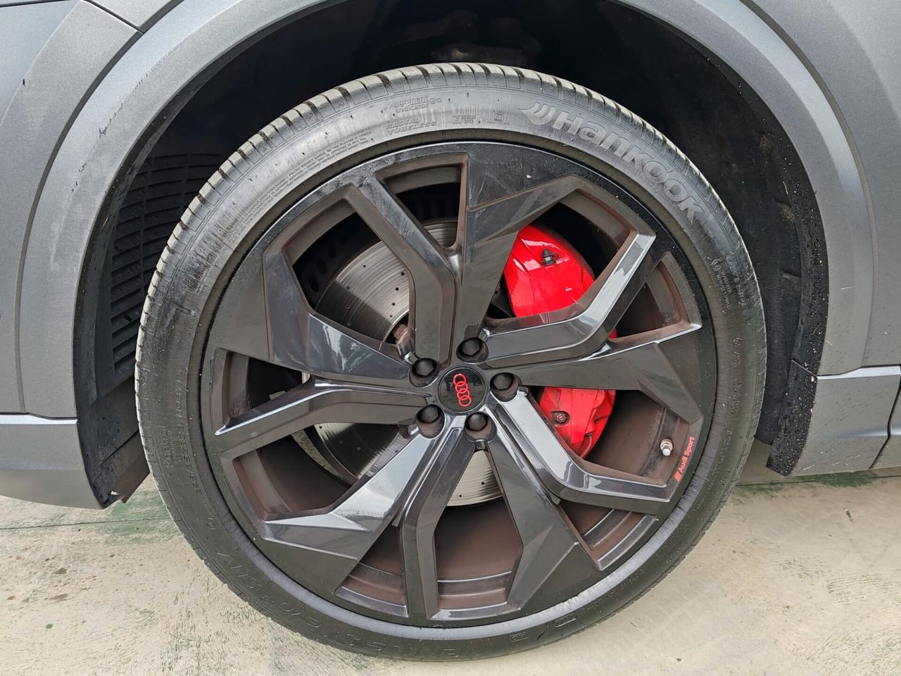 Audi Q8 RS TFSI V8 quattro tiptronic