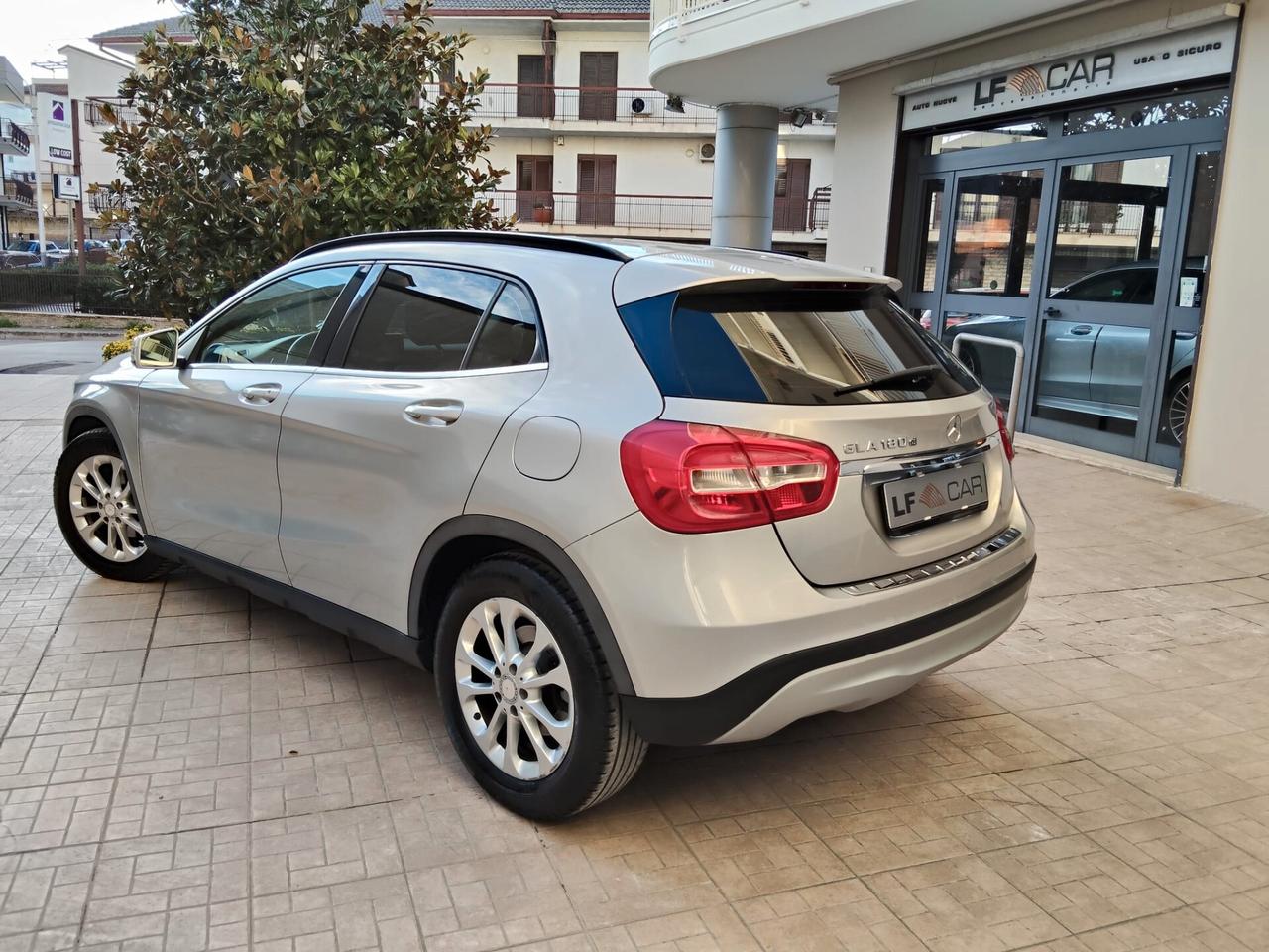 Mercedes-benz GLA 180 1.5 d Automatic Business 110 cv